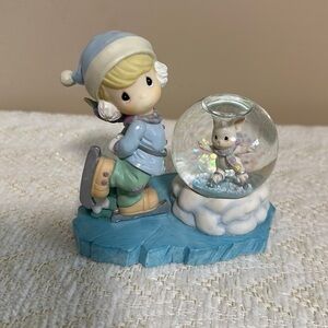 Precious Moments Ice Skating mini Snowglobe 1999